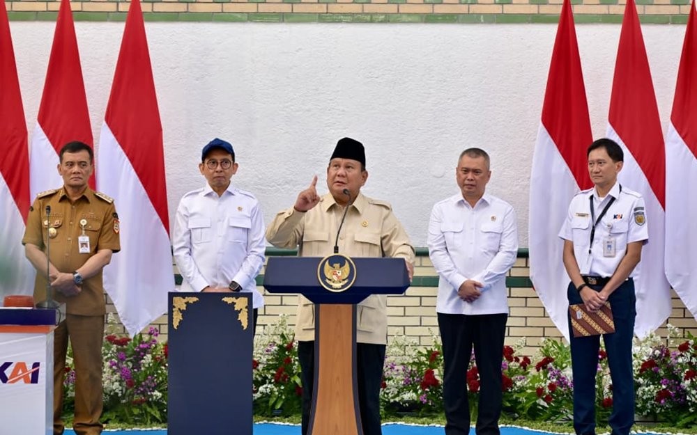 Prabowo Tegaskan Kereta Api Harus Memberi Manfaat ke Rakyat