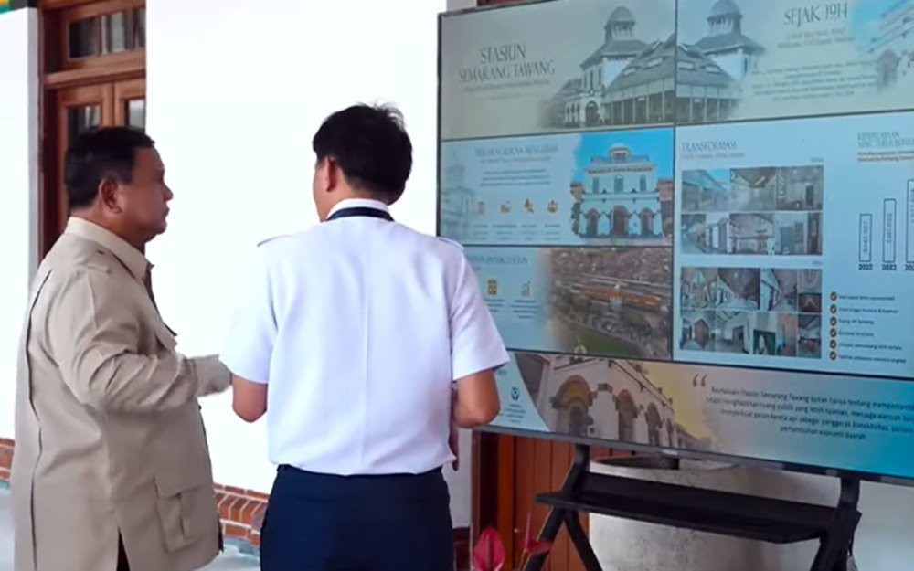 Prabowo Tanyakan Kondisi Lawang Sewu saat Tinjau Stasiun Semarang Tawang