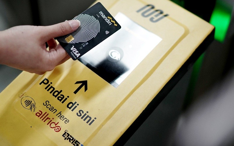 Bank Mandiri mendukung pembayaran berbasis standar Europay, Mastercard, Visa (EMV) global untuk kartu nirsentuh di layanan MRT Jakarta. (Foto: Ist)