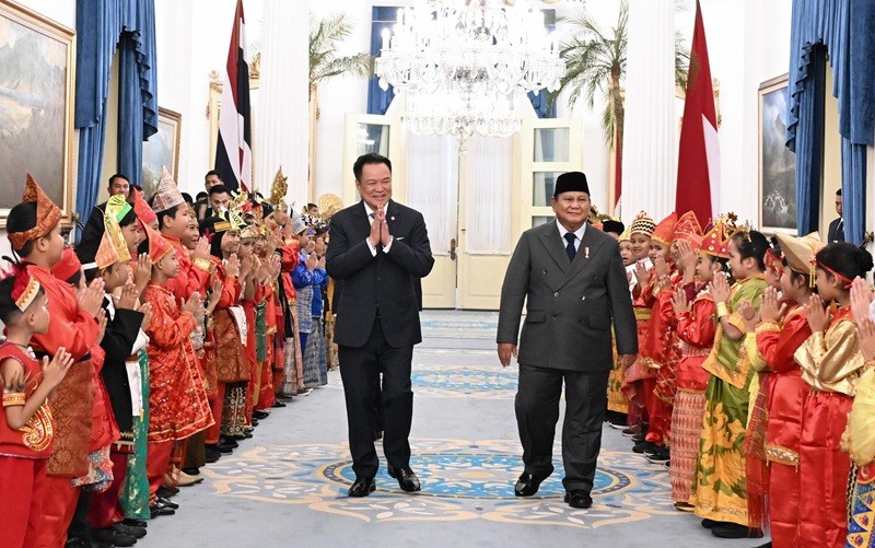 Presiden RI Prabowo Subianto menggelar jamuan santap malam resmi untuk PM Thailand, Anutin Charnvirakul di Istana Negara, Jakarta. (Foto: Dok. Setkab)