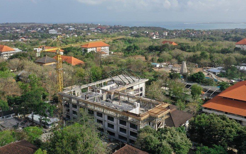 PT Waskita Beton Precast Tbk (WSBP) melaporkan progres pembangunan Gedung L-SSIT Universitas Udayana mencapai 47,11 persen hingga Agustus 2026. (Foto: Ist)