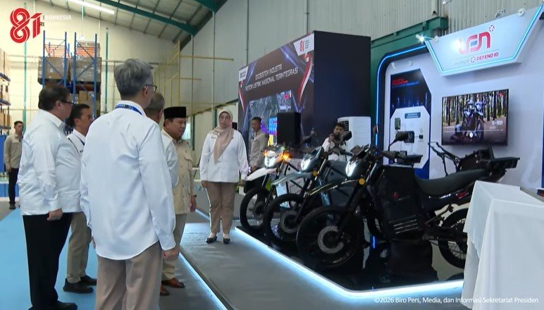 Prabowo Buka Opsi Tukar Tambah Motor Bensin dengan Motor Listrik Nasional. (Foto: Youtube Sekretariat Presiden)