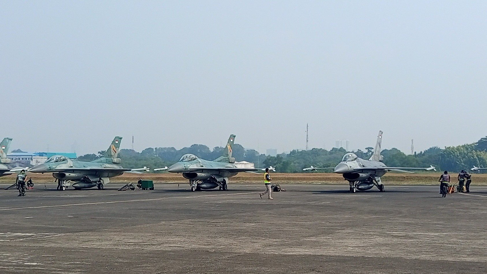 Gladi Bersih HUT RI, 81 Alutsista Jet Tempur F-16 hingga Rafale Melesat di Udara. (Foto Jonathan Simanjuntak/IMG)