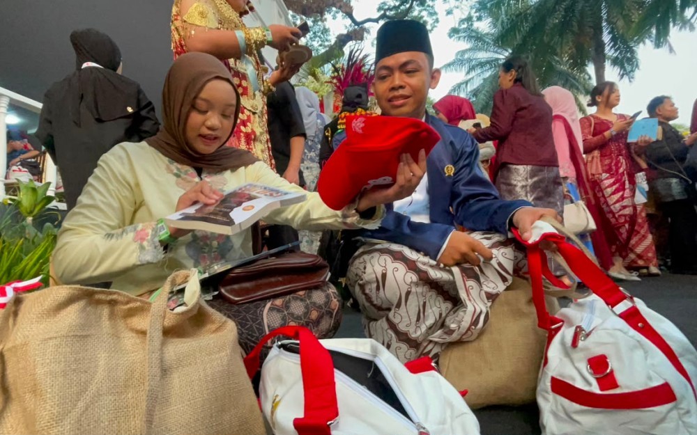 Melihat Isi Goodie Bag HUT ke-81 RI di Istana, Ada Buku, Kipas hingga Kelereng