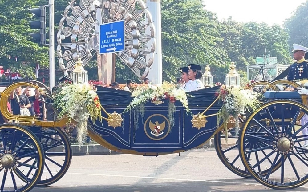 Detik-Detik Kirab Bendera Pusaka Keluar dari Monas Menuju Istana