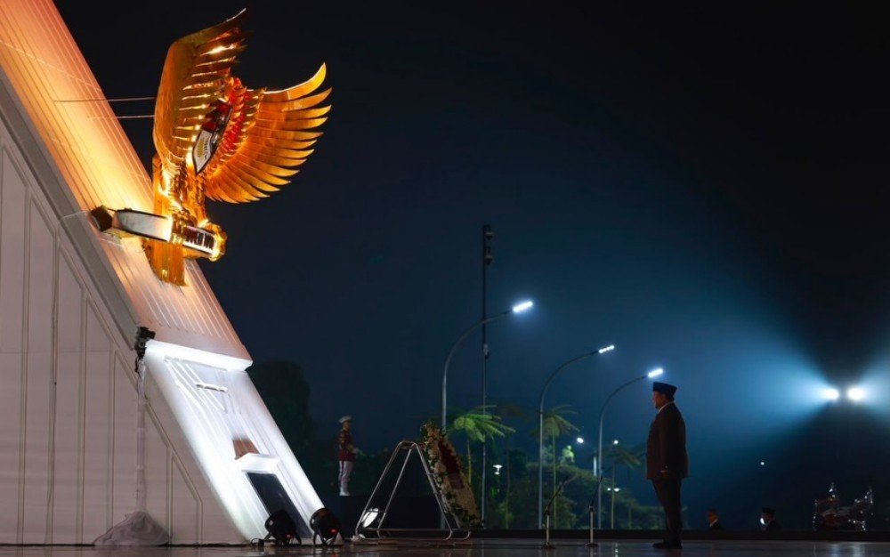 Presiden Prabowo Pimpin Renungan Suci Kemerdekaan RI di TMPNB Kalibata, Beri Penghormatan Pahlawan