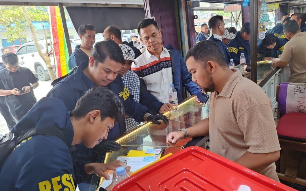 Polri Bongkar Rantai Perdagangan Hasil PETI di Riau, Lokasi Tambang dan Toko Emas Digeledah