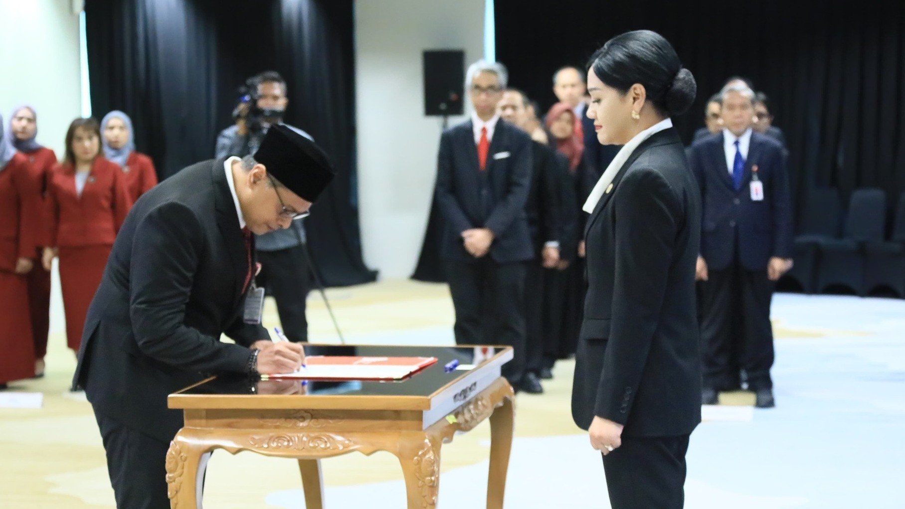 OJK Lantik Deputi Komisioner Baru Awasi Bursa Mineral dan Komoditas Strategis, Ini Sosoknya. (Foto Rohman/IMG)