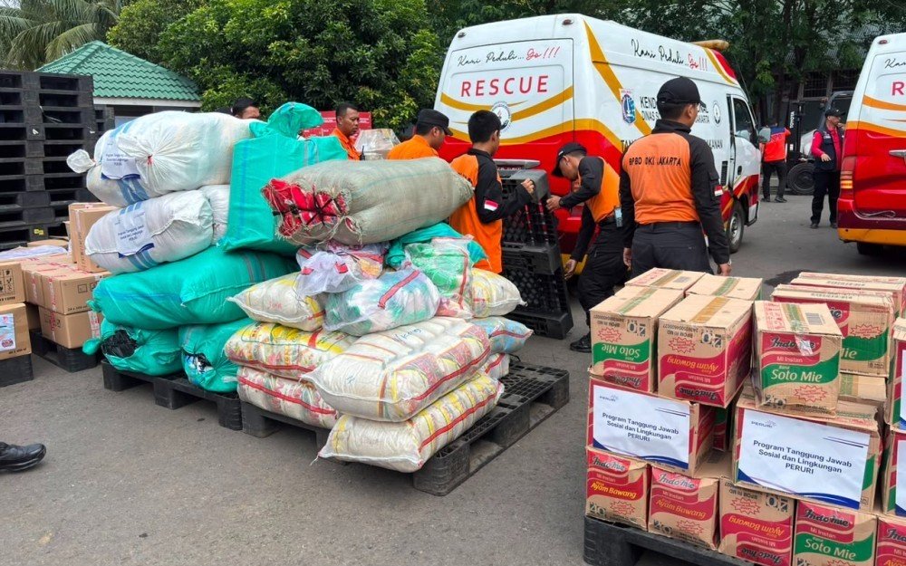 Peruri Salurkan Bantuan bagi Masyarakat Terdampak Gempa NTT