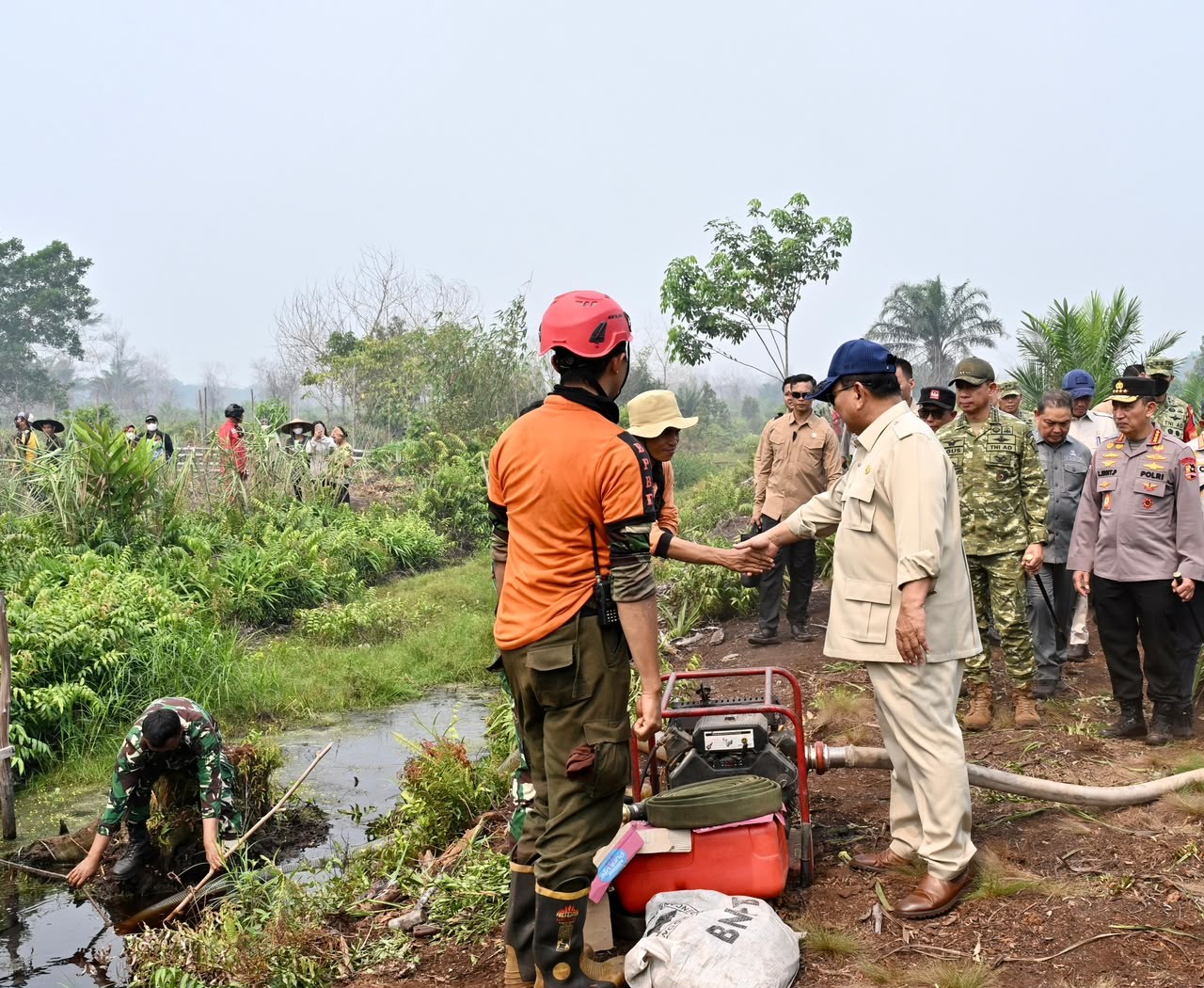 Prabowo Optimistis Karhutla di Kalimantan Segera Terkendali. (Foto: BPMI Setpres)