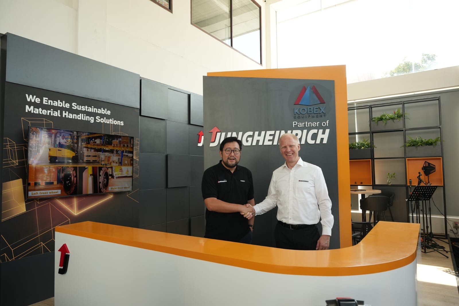 Perluas Pasar Material Handling, Kobexindo (KOBX) Masuk Bisnis Solusi Intralogistik (foto: iNews Media Group)
