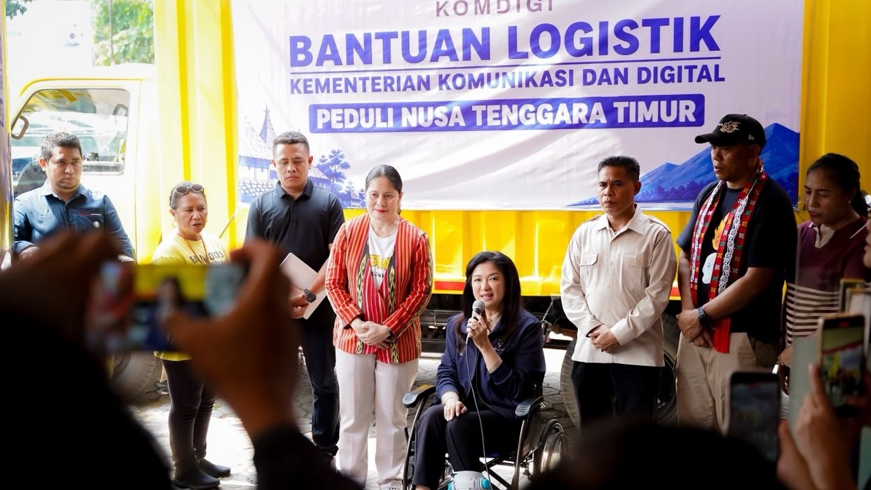 Komdigi Kirim 15 Ton Bantuan Logistik dan 20 Perangkat Starlink untuk Korban Gempa NTT. (Foto Istimewa)