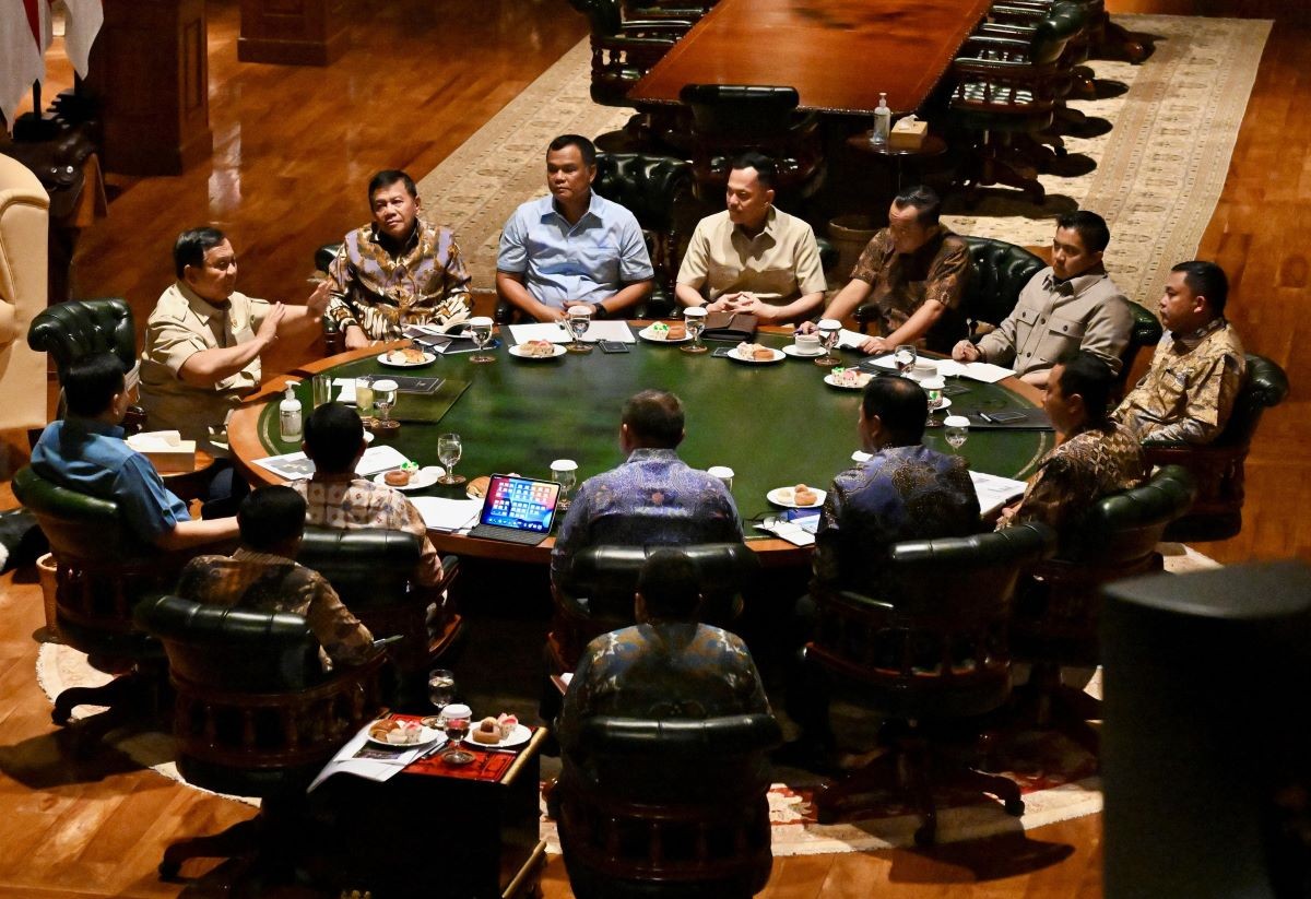 Prabowo Ratas Tindak Lanjut Penanganan Karhutla di Kalimantan dan Gempa NTT. (Foto: BPMI Setpres)