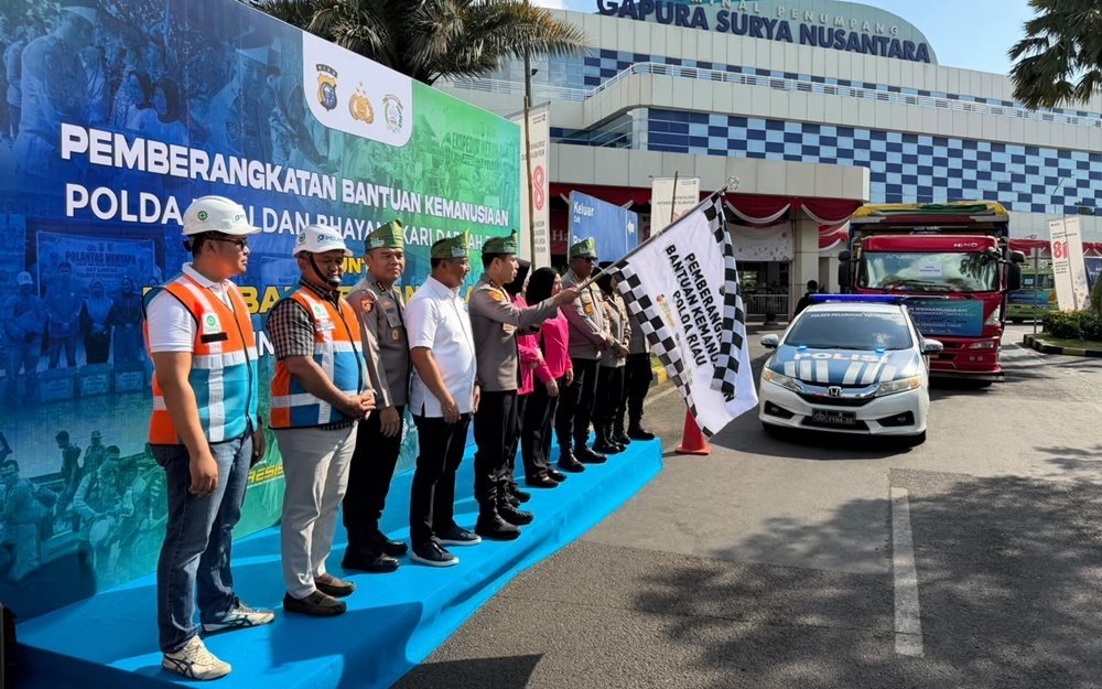 Polri Kirim 60 Ton Bantuan untuk Korban Bencana NTT
