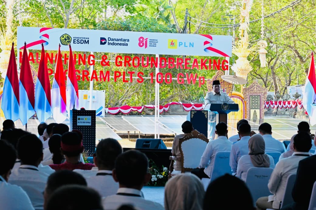Groundbreaking PLTS 100 GW Diresmikan Prabowo, Emiten Mana Saja yang Berpotensi Kecipratan Proyek? (Foto: Setkab)