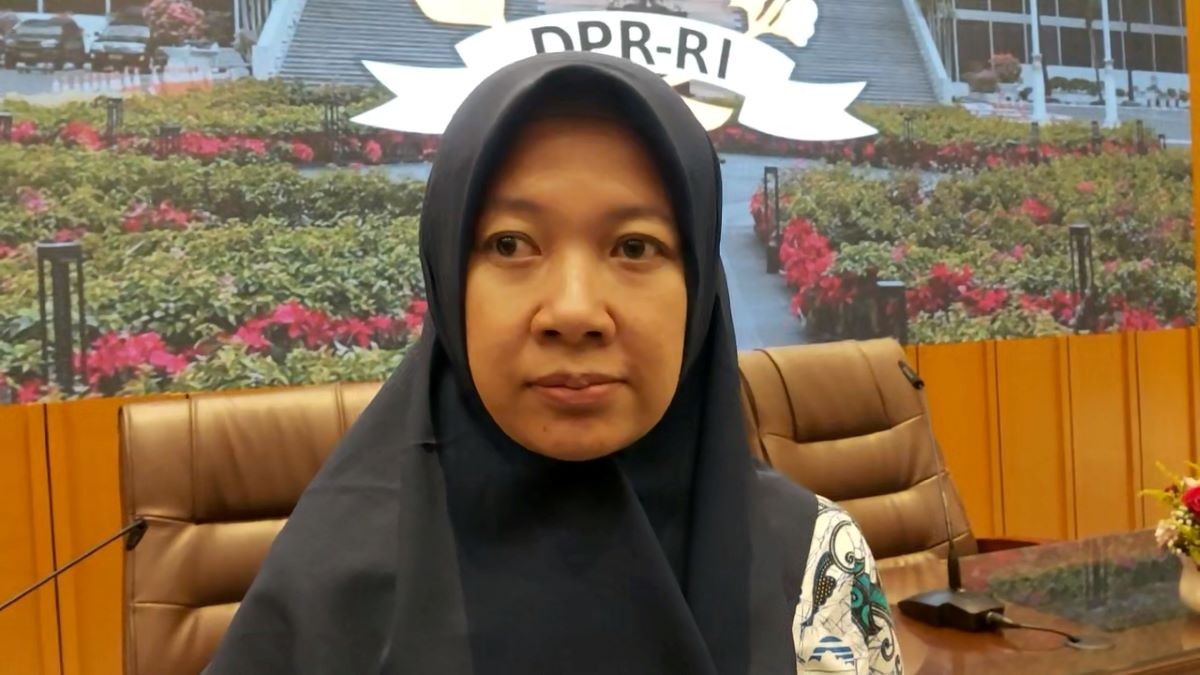 BMKG Sebut Sebaran Abu Vulkanik Gunung Anak Krakatau Menjauh dari Indonesia. (Foto: Felldy Utama/iNews Media Group)