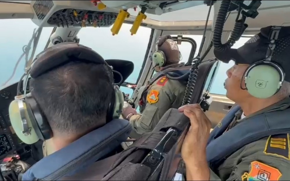 Basarnas Terbangkan Helikopter HR-3604 untuk Cari Lima Jurnalis
