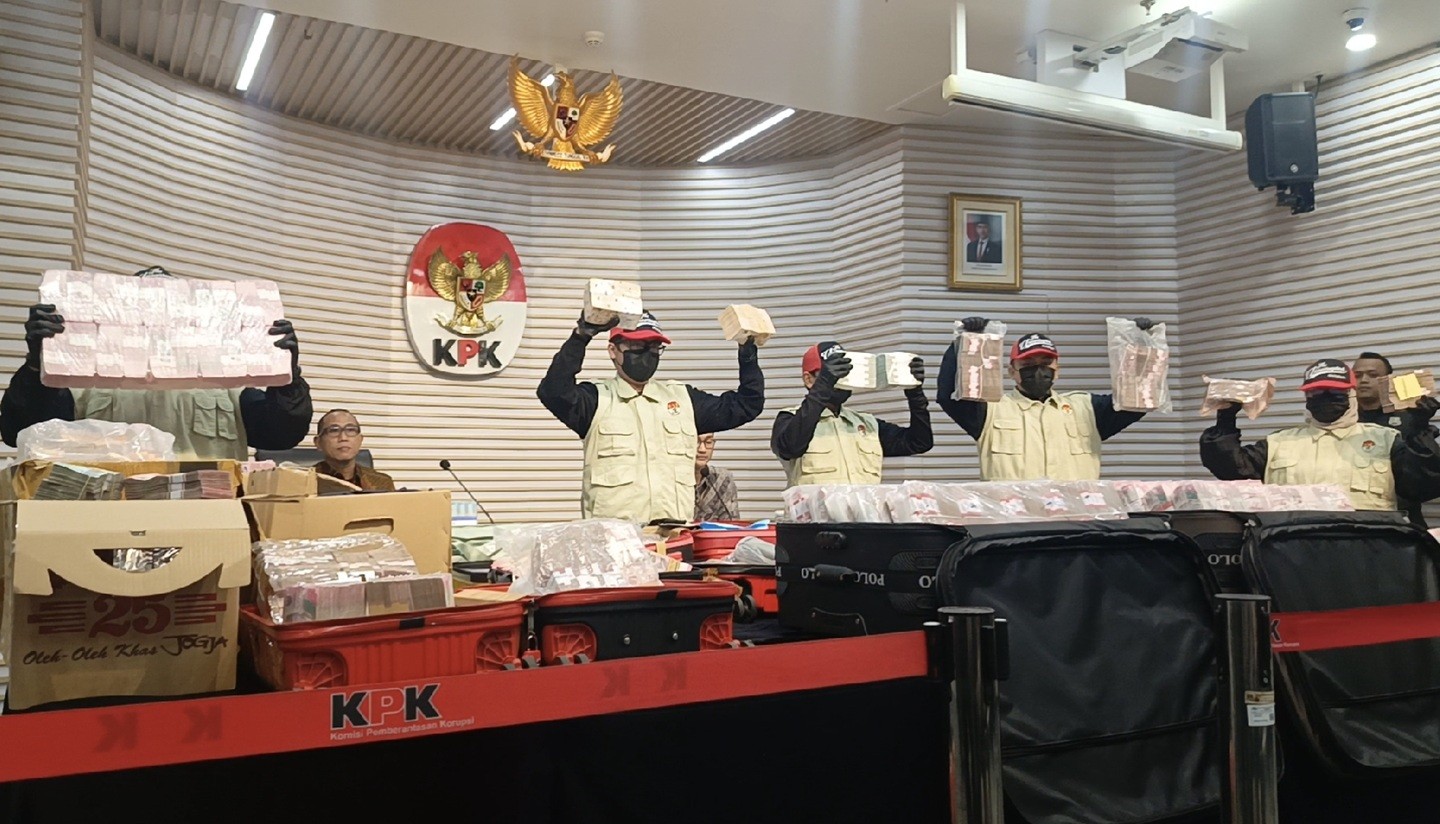 KPK Sita Uang Rp106,3 Miliar dalam Rangkaian OTT HGB di Kabupaten Bogor. (Foto Nur Khabibi/IMG)