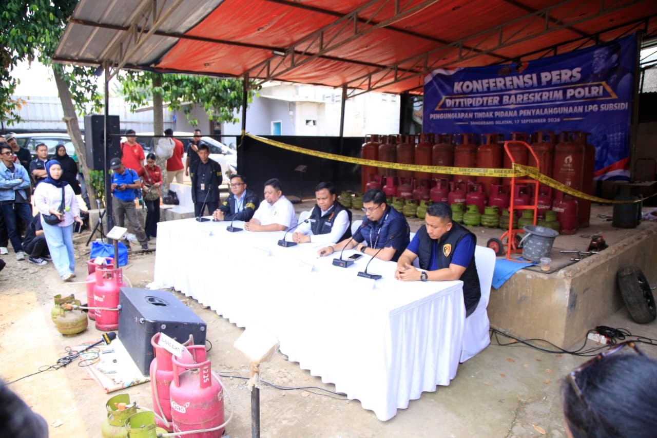 Bareskrim Polri Ungkap Penyalahgunaan LPG Subsidi, 910 Tabung Disita. (Foto: Puteranegara/iNews Media Group)