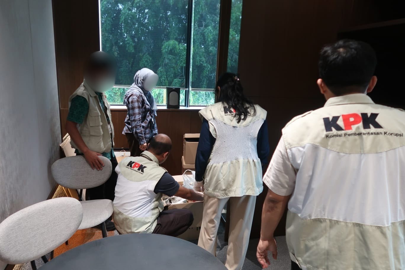 KPK Geledah Rumah Dirjen PPTR di Bekasi Terkait Kasus Dugaan Suap HGB. (Foto: iNews Media Group)