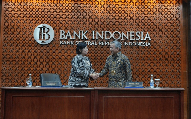 BI memastikan bahwa uang kertas rupiah yang memuat tanda tangan Perry Warjiyo dan Purbaya Yudhi Sadewa masih akan terus dicetak ulang. (Foto: Dok. BI)