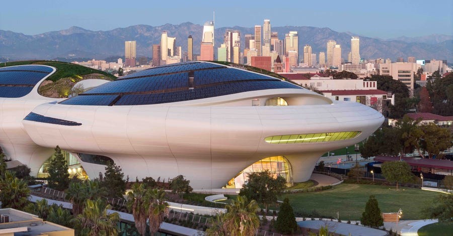 George Lucas Buka Museum, Pamerkan Benda Ikonik Star Wars dan Karya Seniman Terkenal. (Foto: Lucas Museum)