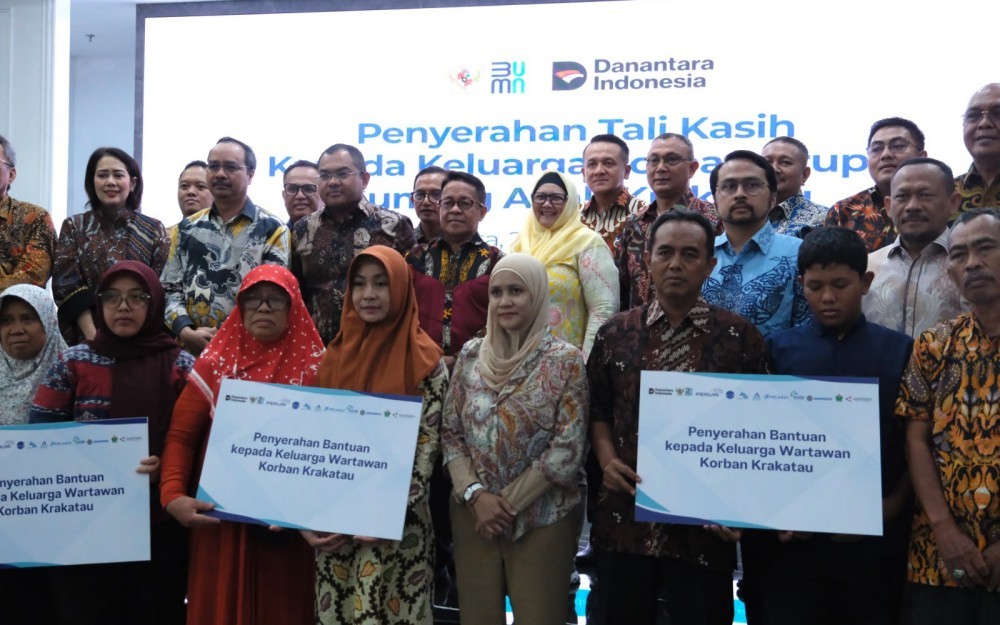 Peruri Salurkan Bantuan ke Keluarga Jurnalis dan ABK Arupadhatu yang Hilang di Selat Sunda