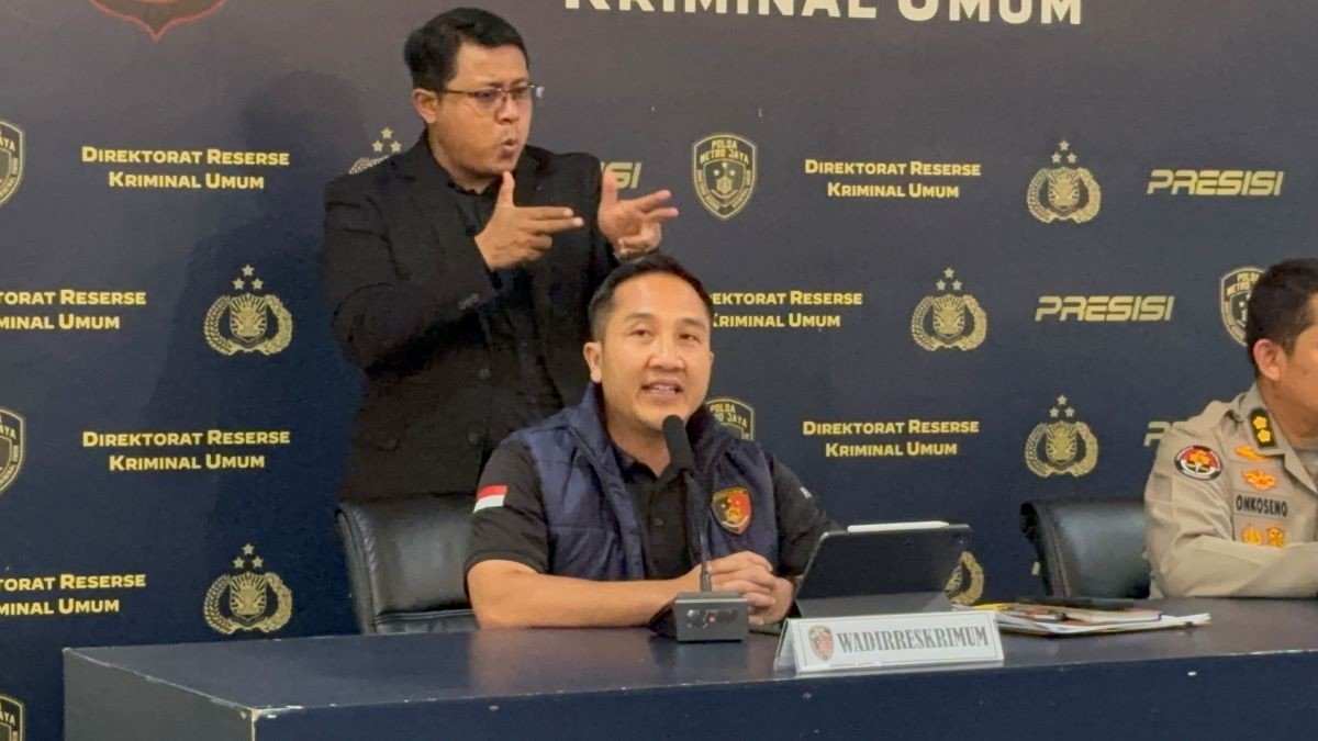 Masinis KA Argo Bromo Anggrek Ditetapkan Jadi Tersangka Kecelakaan KRL di Bekasi. (Foto: Riyan Rizky/iNews Media Group)
