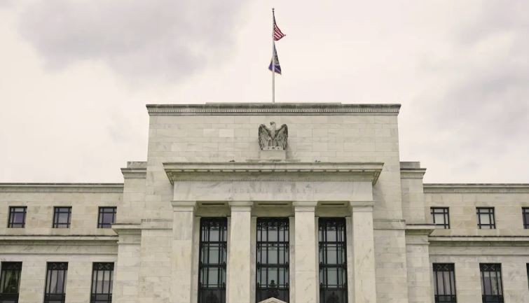 Data Tenaga Kerja AS Melemah, Peluang The Fed Tahan Suku Bunga Menguat (Foto: dok AP)