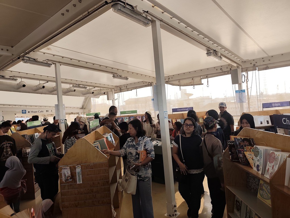 Kembali ke Indonesia Setelah 38 Tahun, Intip Keseruan Pameran Buku di Kapal Doulos Hope. (Foto: MNC Media)