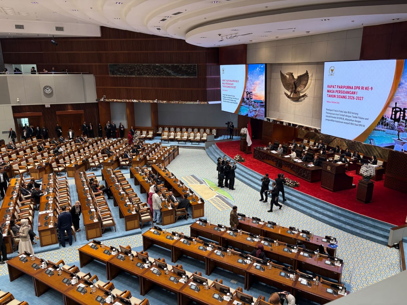 DPR Sahkan RUU Perlindungan Ketenagakerjaan Jadi UU di Rapat Paripurna ke-9. (Foto: MNC Media)