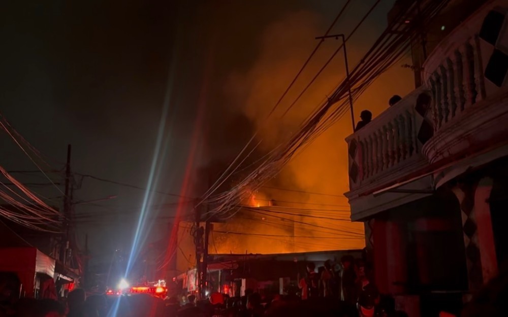 Permukiman Padat Penduduk di Senen Jakpus Terbakar, 30 Unit Mobil Damkar Diterjunkan