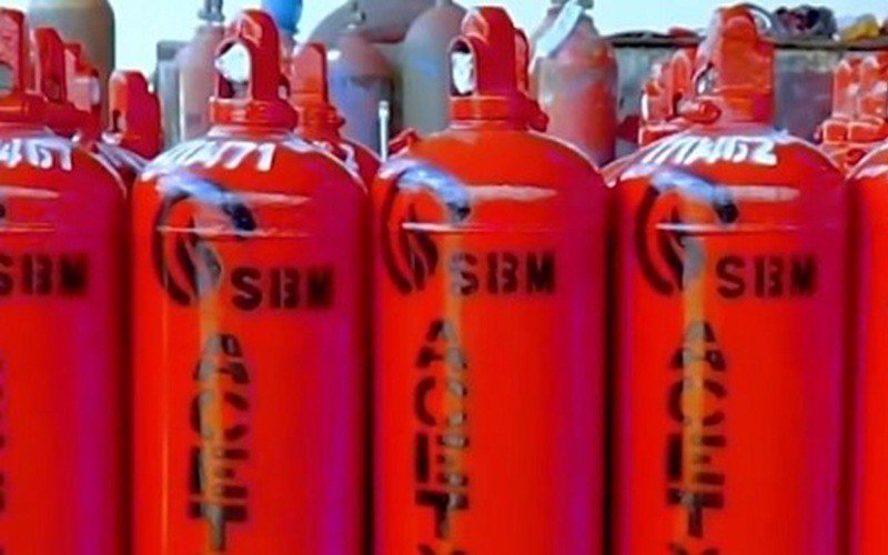 PT Surya Biru Murni Acetylene Tbk (SBMA) menjalin kerja sama strategis dengan PT Kaltim Parna Industri (KPI), bagian dari Parna Raya Group. (Foto: Ist)