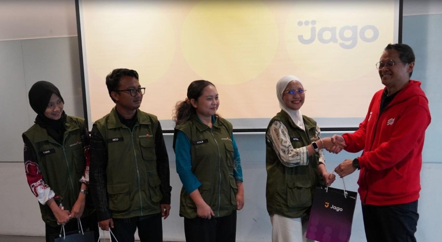 Bank Jago dan Indonesia Mengajar Menerjunkan Fasilitator Kesehatan Finansial ke Sabu Raijua. (Foto: Doc Bank Jago)