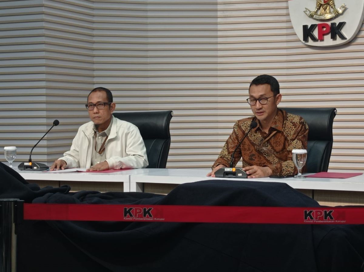 KPK Duga Dana Bencana Karhutla hingga Banjir Sumatera Dikorupsi, Lima Orang Jadi Tersangka. (Foto: iNews Media Group)