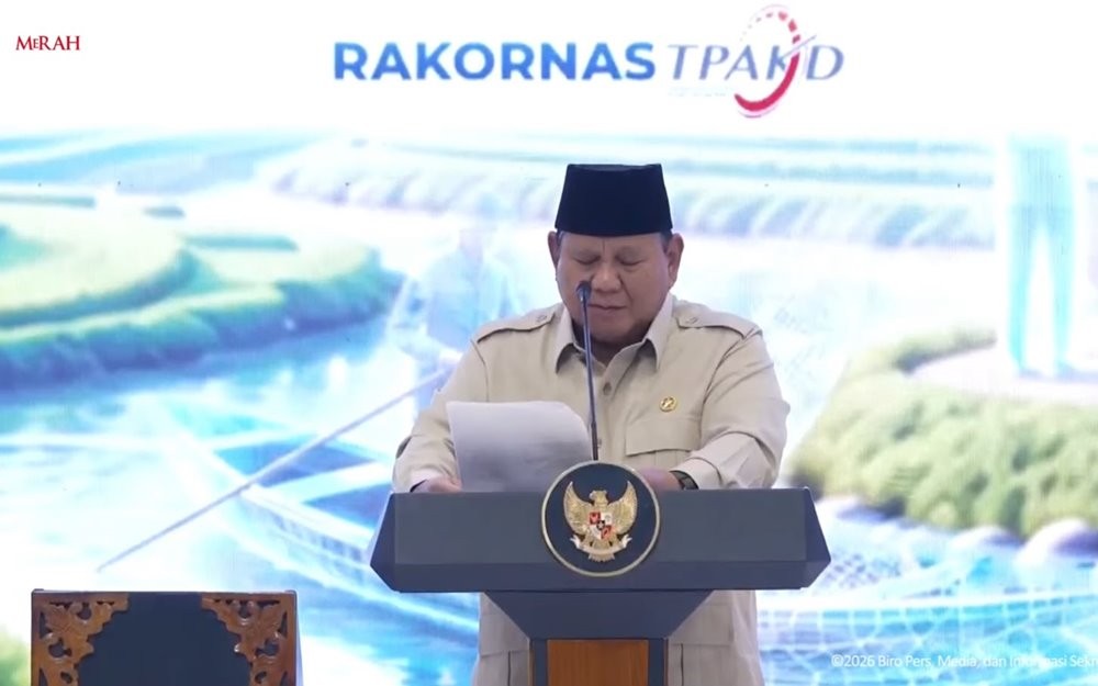 Kelakar Presiden Prabowo di Rakornas TPAKD: Sebut Kiki OJK dan Destry Emak-Emak Tangguh