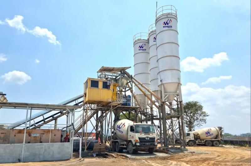 PT Waskita Beton Precast Tbk (WSBP) membangun batching plant di Magelang, Jawa Tengah untuk mendukung proyek Jalan Tol Yogyakarta-Bawen Seksi 3. (Foto: Ist)