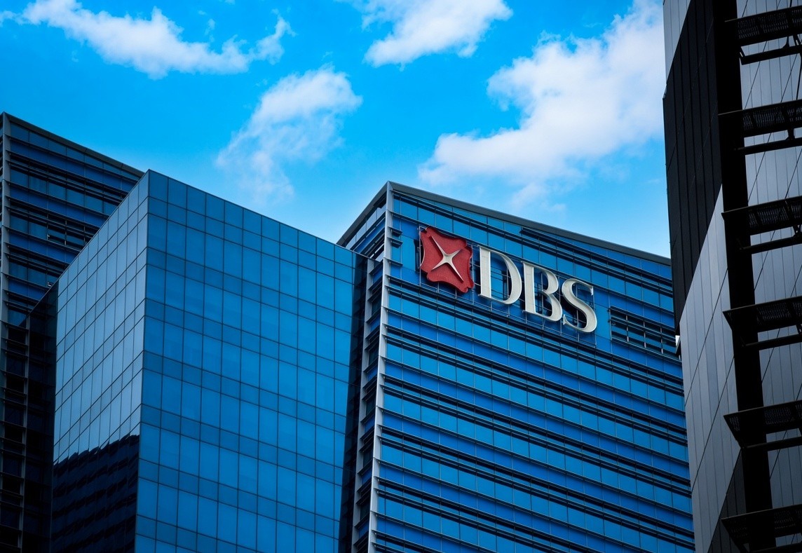 DBS Pernah Gagal Caplok Danamon, Kini Terseret Rumor Merger BBCA. (Foto: Shutterstock)