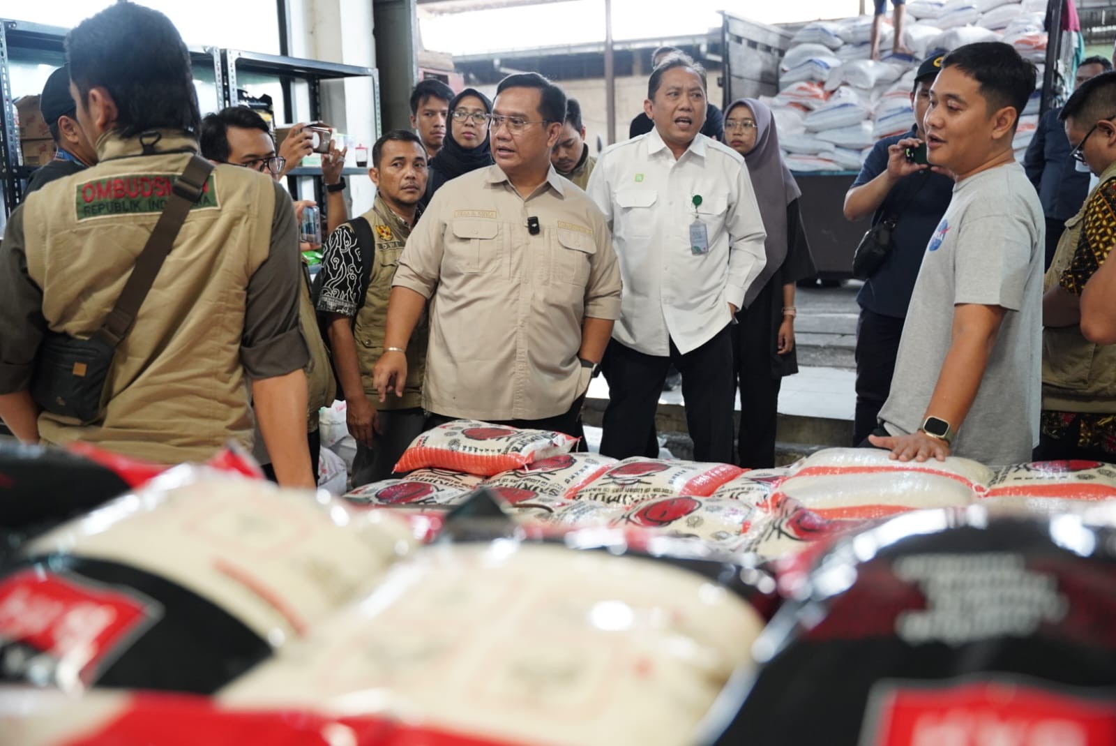 Sidak ke Pasar Cipinang, Ombudsman Temukan Harga Beras Premium Tak Sesuai Relaksasi HET (Foto: dok Ombudsman)