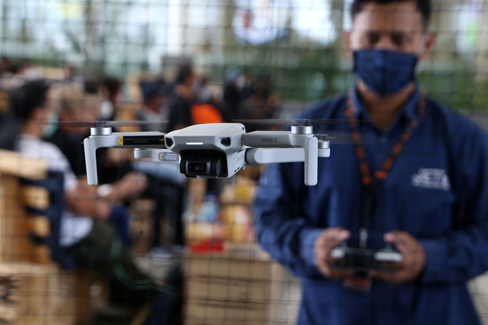 Drone untuk kirim surat dan parsel