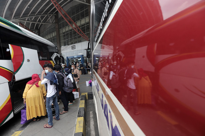 Hari Ketiga Lebaran, Pemudik Mulai Berdatangan di Terminal Pulo Gebang (foto mnc media)