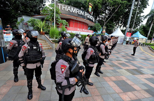 Sebanyak 427 personil dikerahkan Polres Metro Tangerang Kota guna mengamankan malam takbiran di Kota Tangerang pada Minggu (1/5/2022).