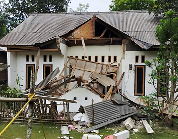 Banten Diguncang Gempa Magnitudo 6,7, Ada 1.237 Rumah Rusak di Tiga Lokasi (FOTO:MNC Media)