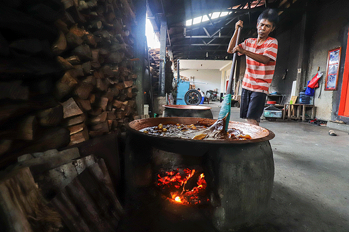Berkah Ramadan, Pengrajin Dodol Betawi Produksi hingga 1 Ton per Sehari. (Foto: MNC Media)