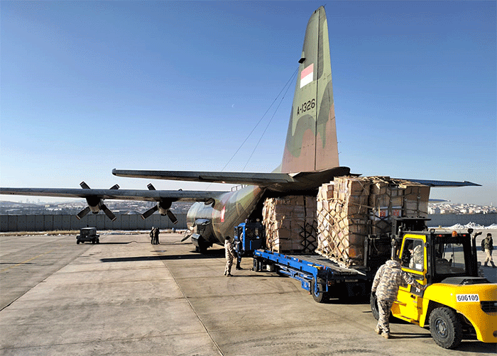 Gunakan Pesawat Hercules, 12 Ton Bantuan Logistik untuk Korban Gempa Dikirim ke Myanmar (FOTO:MNC Media)