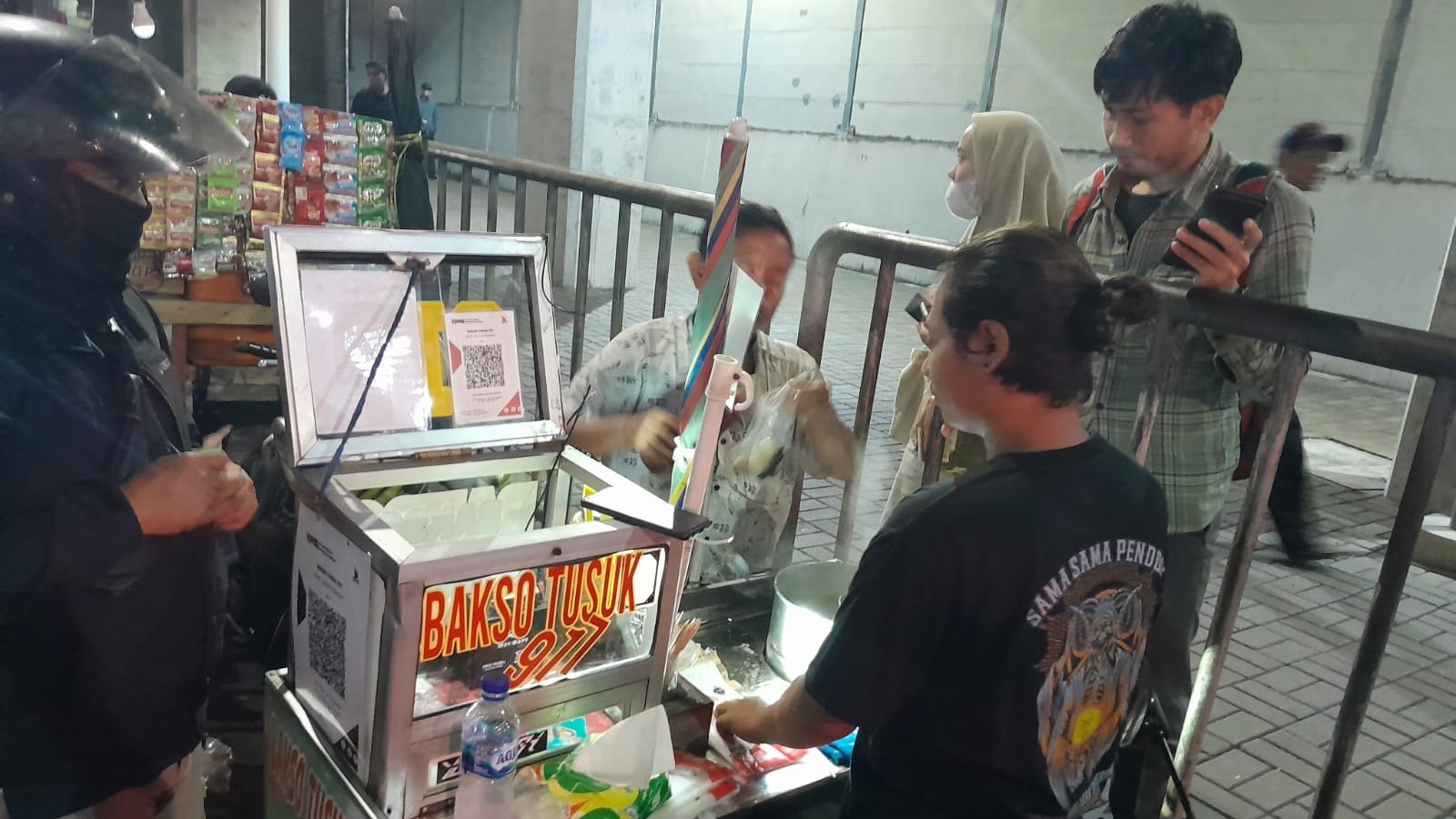 Raup hingga Rp2,4 Juta per Hari dari Jualan Cilok, Baim Dituntut Lakukan Ini (foto: MNC Media)
