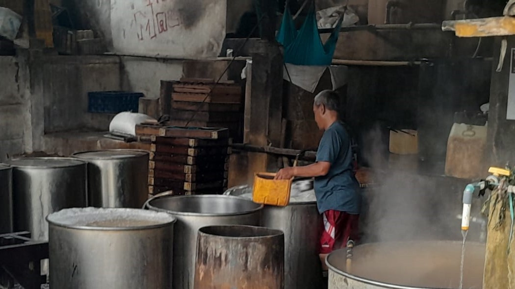 Habiskan Satu Kuintal Kedelai per Hari, Begini Kisah Sukses Juragan Tahu Cipayung  (foto: MNC Media)