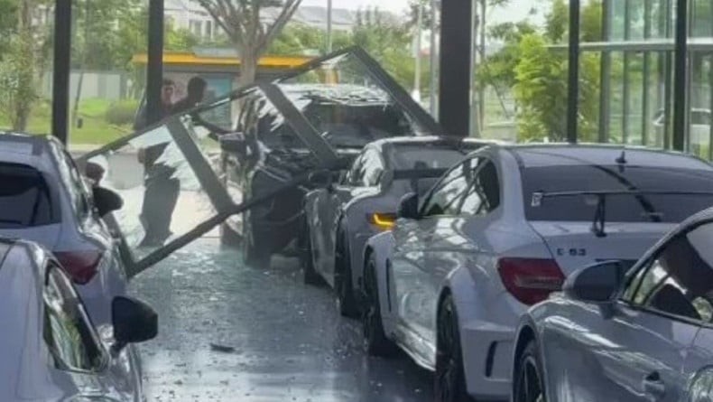 Polisi Prediksi Kerugian Showroom Mobil Mewah Tertabrak di PIK Capai 5,7 Miliar. (Foto: MNC Media)