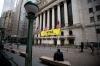 Cetak Kinerja Tertinggi Sejak 2020, Wall Street Berakhir Amblas. (Foto: MNC Media)