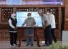 Pakai QRIS Bank Jatim, Khofifah Hadirkan Pembayaran Uji KIR Non TunaiÂ . (Foto : MNC Media)